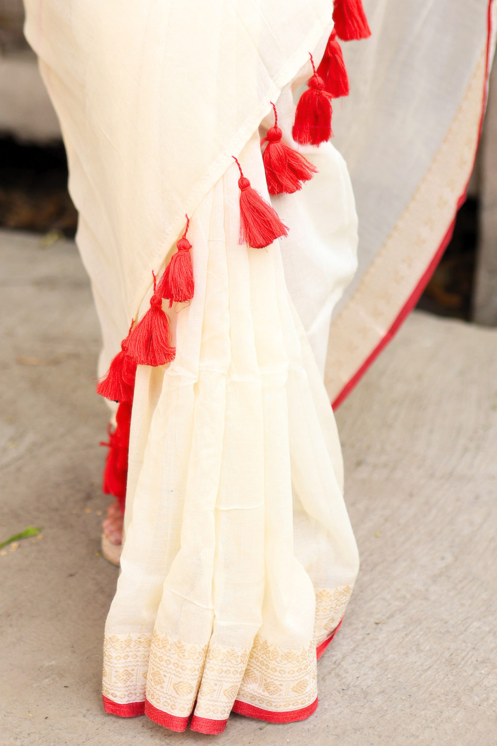 Aasha - Ivory White Mul Cotton Saree