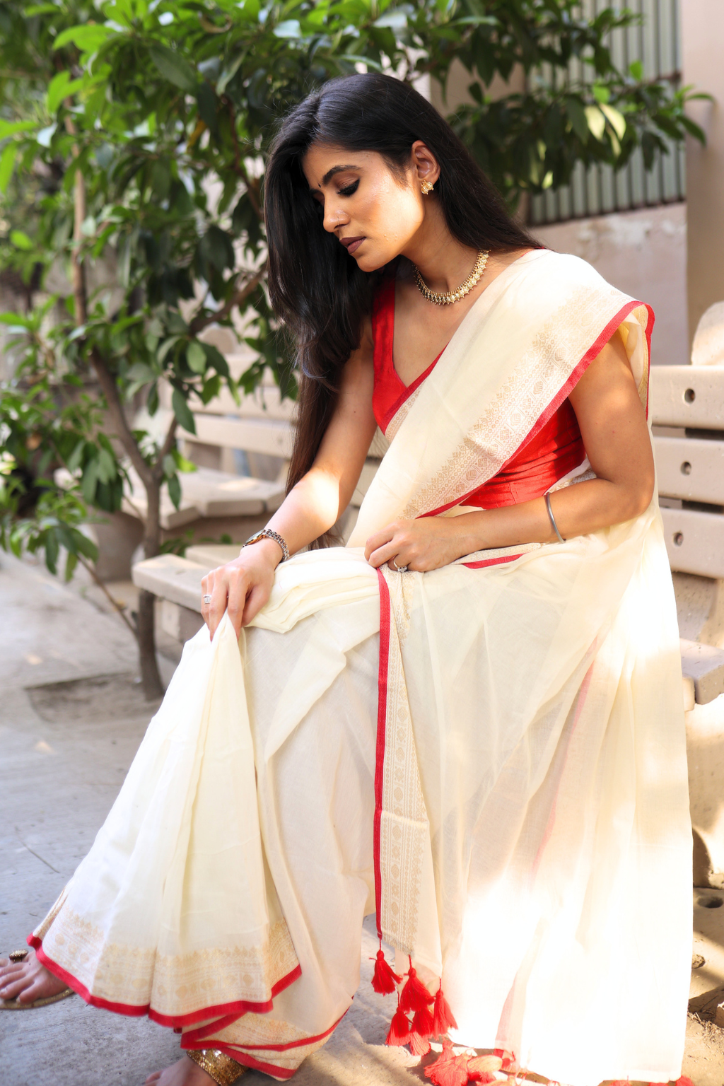 Aasha - Ivory White Mul Cotton Saree
