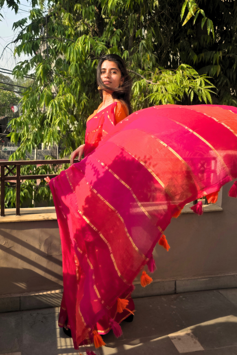 Rangeen Rashmi - Sunset Pink & Orange Mul Cotton Saree