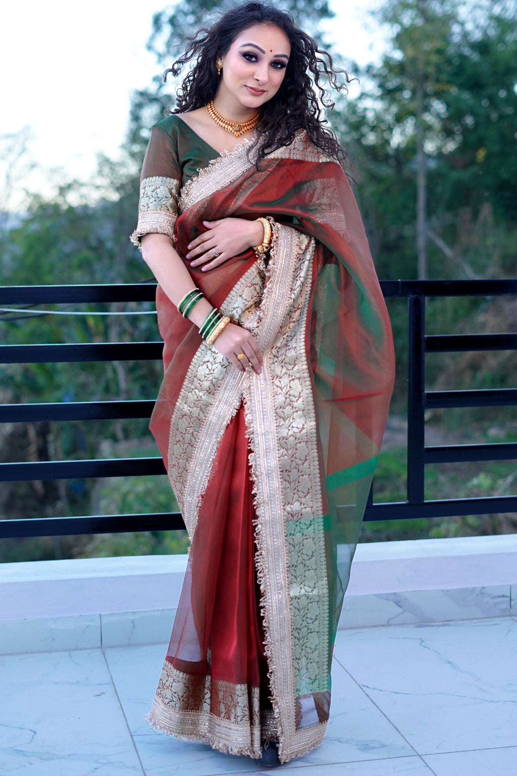 Ruchi - Dual Tone Red & Green Tissue Saree with Scalloped Border